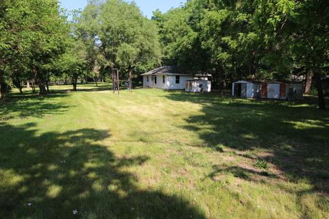 33955 S West River Rd, Wilmington, IL 60481