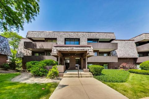 550 Timber Ridge Dr #304, Carol Stream, IL 60188
