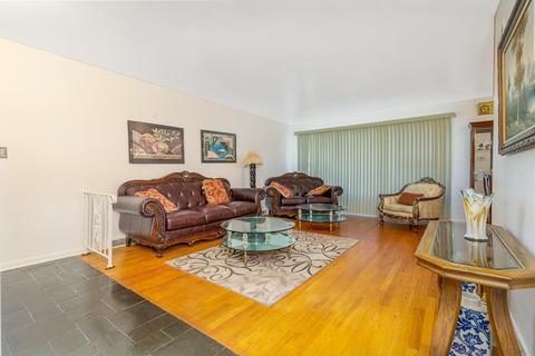 15630 Minerva Ave, Dolton, IL 60419 photo 2
