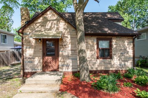 1513 Walnut Dr, Round Lake Beach, IL 60073
