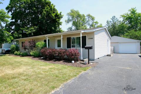 37089 N Grandwood Dr, Gurnee, IL 60031