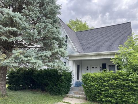 207 S Locust St, Wyanet, IL 61379