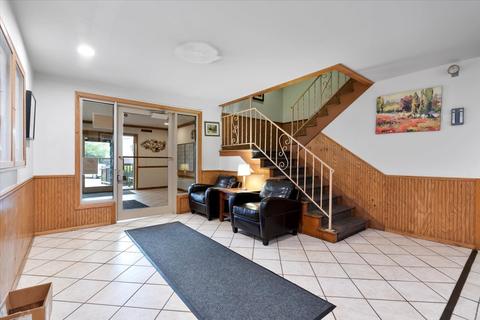 650 Murray Ln #407, Des Plaines, IL 60016 photo 3