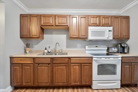 650 Murray Ln #407, Des Plaines, IL 60016 photo 8