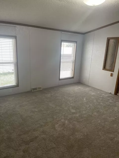 515 Edgebrook Dr, Champaign, IL 61820 photo 8
