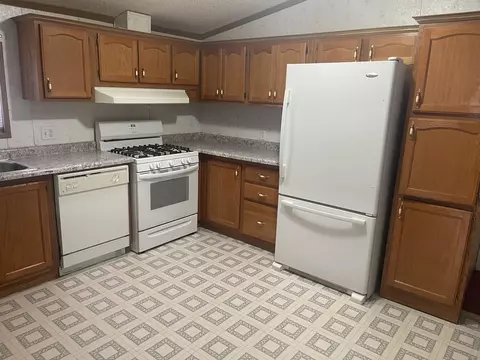 515 Edgebrook Dr, Champaign, IL 61820 photo 4