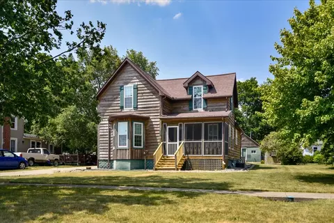 355 W Franklin St, Paxton, IL 60957