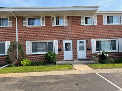 1028 N Boxwood Dr #B, Mount Prospect, IL 60056
