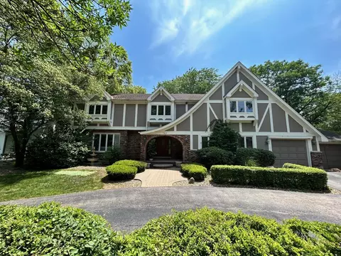 782 E Gartner Rd, Naperville, IL 60540
