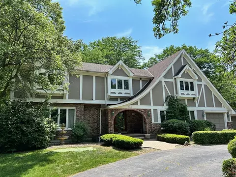 782 E Gartner Rd, Naperville, IL 60540 photo 2