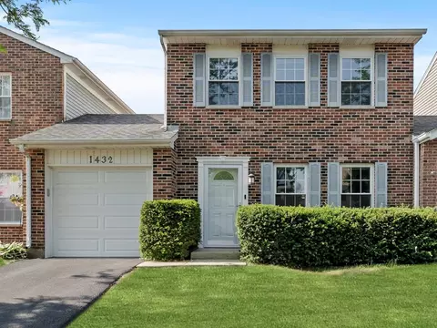 1432 Walnut Cir, Carol Stream, IL 60188