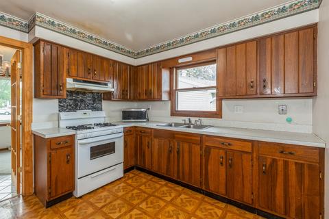1205 Comet Dr, Aurora, IL 60505 photo 4