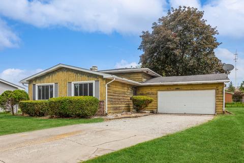 1205 Comet Dr, Aurora, IL 60505 photo 2