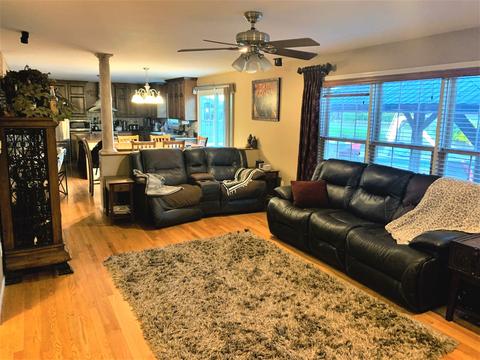 302 Chippewa Dr, Minooka, IL 60447 photo 4
