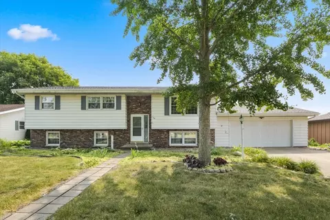 708 Dodson Dr E, Urbana, IL 61802