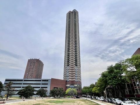 3660 N Lake Shore Dr #1803, Chicago, IL 60613