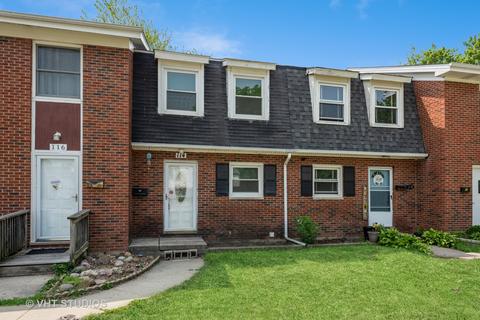 114 S Hale Ave, Bartlett, IL 60103
