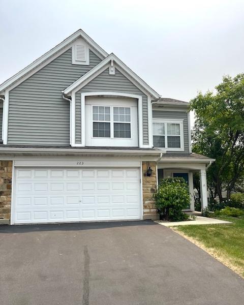 223 S Lancelot Ln, Palatine, IL 60074