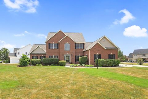 1407 Alydar Dr, Mahomet, IL 61853
