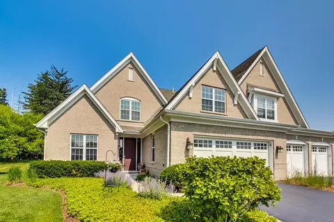 2125 Madison Cir, Northbrook, IL 60062
