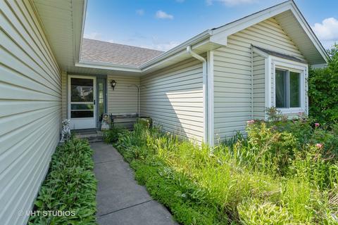 267 Westbrook Cir, Naperville, IL 60565