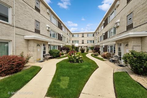 5850 W 55th St #2D, Chicago, IL 60638
