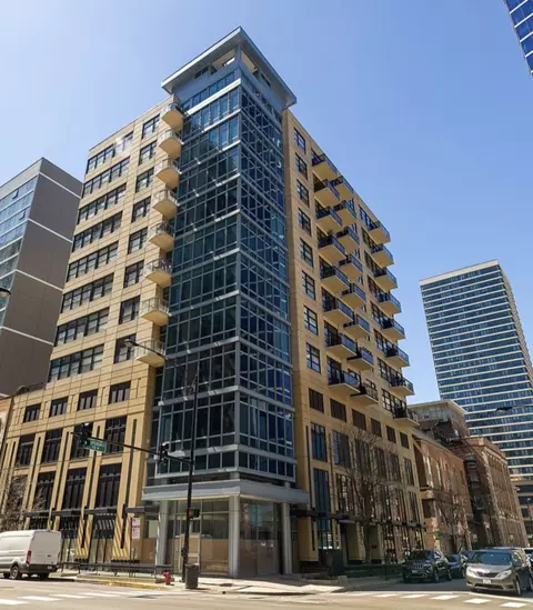 101 W Superior St #P45, Chicago, IL 60654