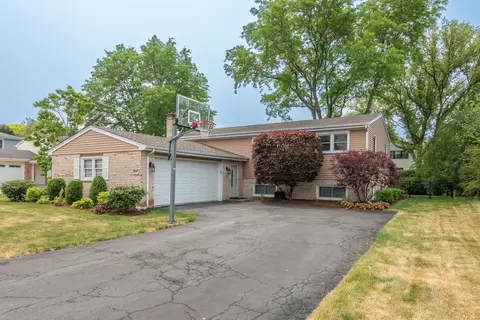607 E Charles St, Arlington Heights, IL 60004