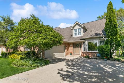 933 Wedgewood Dr, Crystal Lake, IL 60014