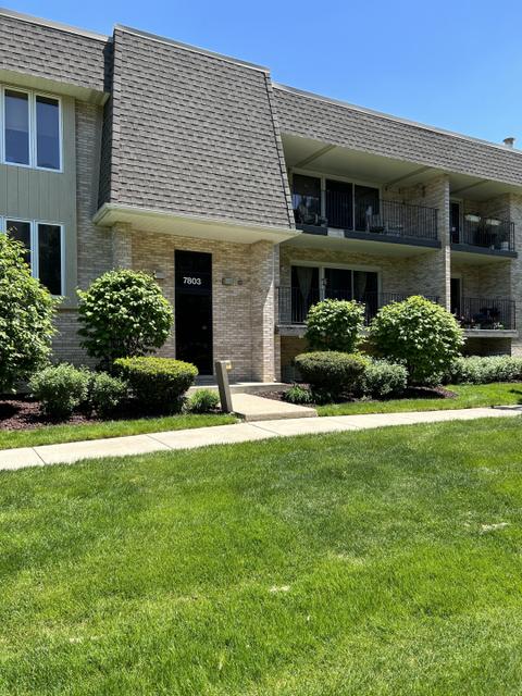 7803 W 157th St #2S, Orland Park, IL 60462