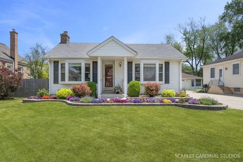 223 S Oakland Grv, Elmhurst, IL 60126