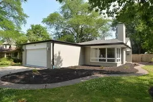 346 Park Pl, Glencoe, IL 60022