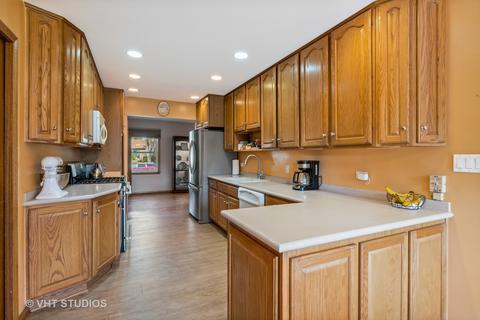 695 Mohave St, Hoffman Estates, IL 60169 photo 5