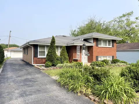 17402 Poe Ave, Hazel Crest, IL 60429