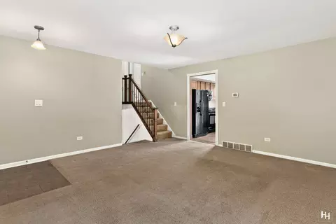 79 Lockman Cir, Elgin, IL 60123 photo 4
