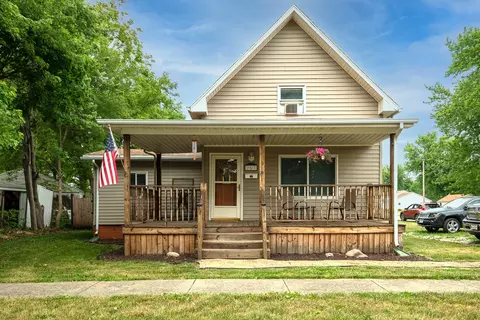 253 E Pine St, Paxton, IL 60957