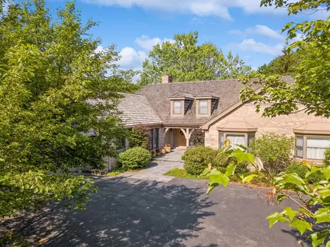 610 Brierhill Rd, Deerfield, IL 60015