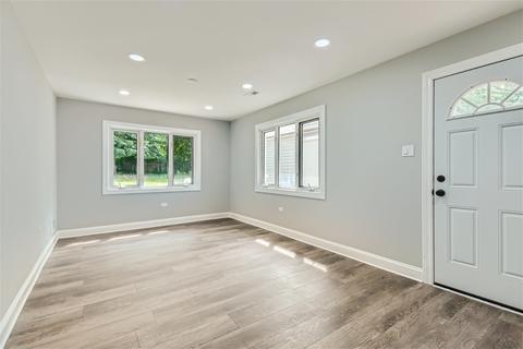 327 Mohawk St, Park Forest, IL 60466 photo 9