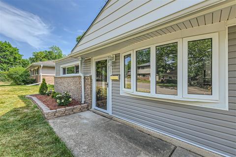 327 Mohawk St, Park Forest, IL 60466 photo 3