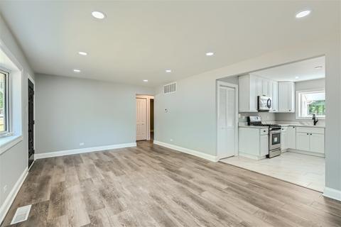 327 Mohawk St, Park Forest, IL 60466 photo 6