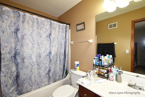 987 Symphony Dr, Aurora, IL 60504 photo 17