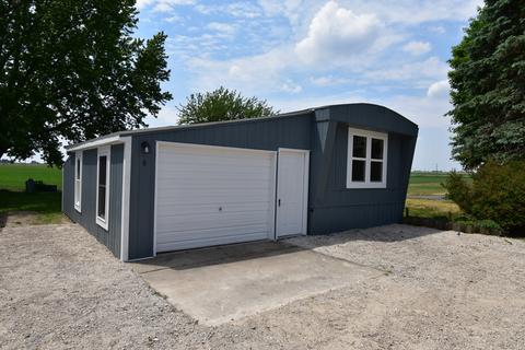 465 S Elm St #6, Waterman, IL 60556