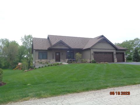 7573 Deer Xing, Roscoe, IL 61073