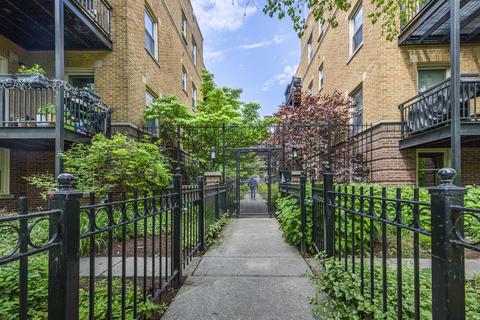 4724 N Beacon St #2E, Chicago, IL 60640