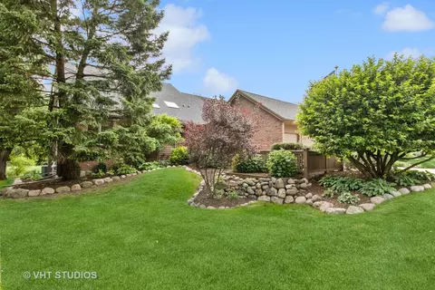 2403 Tall Oaks Dr, Elgin, IL 60123