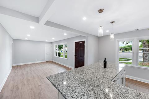 298 N Hammes Ave, Kankakee, IL 60901 photo 3