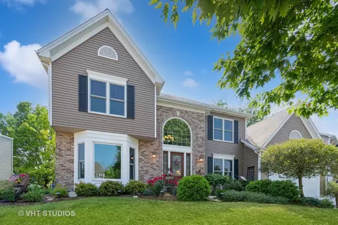 2506 Highland Rd, Geneva, IL 60134