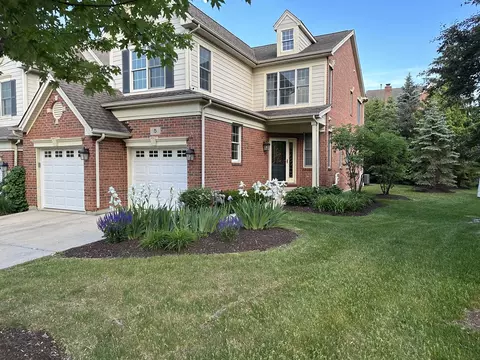 5 Winged Foot Dr, Hawthorn Woods, IL 60047