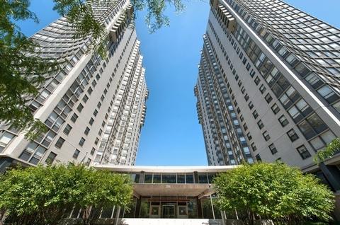 5701 N Sheridan Rd #26G, Chicago, IL 60660