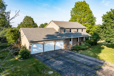 33 Hillside Dr, Yorkville, IL 60560